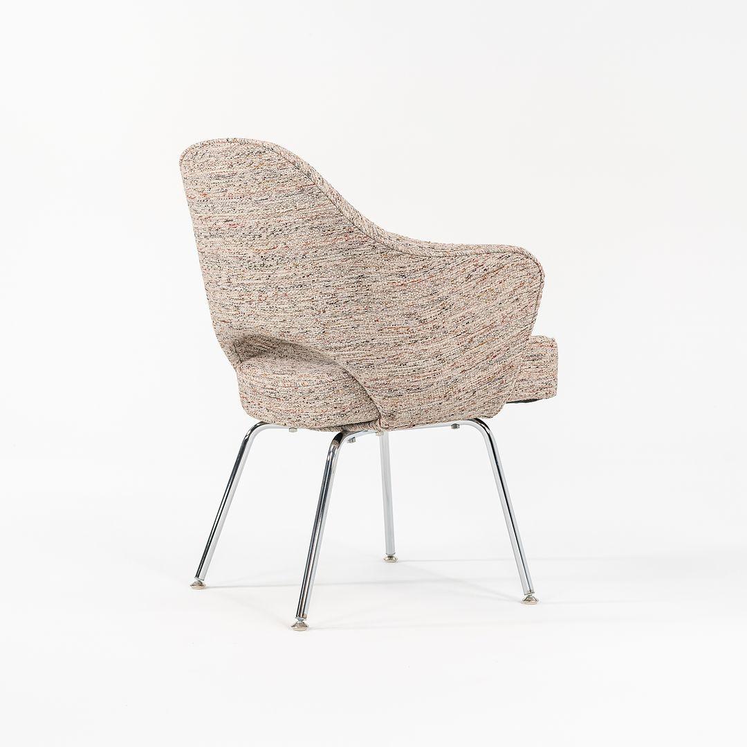 Moderne Fauteuil de direction Knoll Saarinen en tissu tweed grège avec pieds en acier 2022 en vente