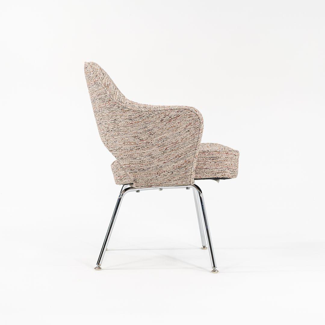 Américain Fauteuil de direction Knoll Saarinen en tissu tweed grège avec pieds en acier 2022 en vente
