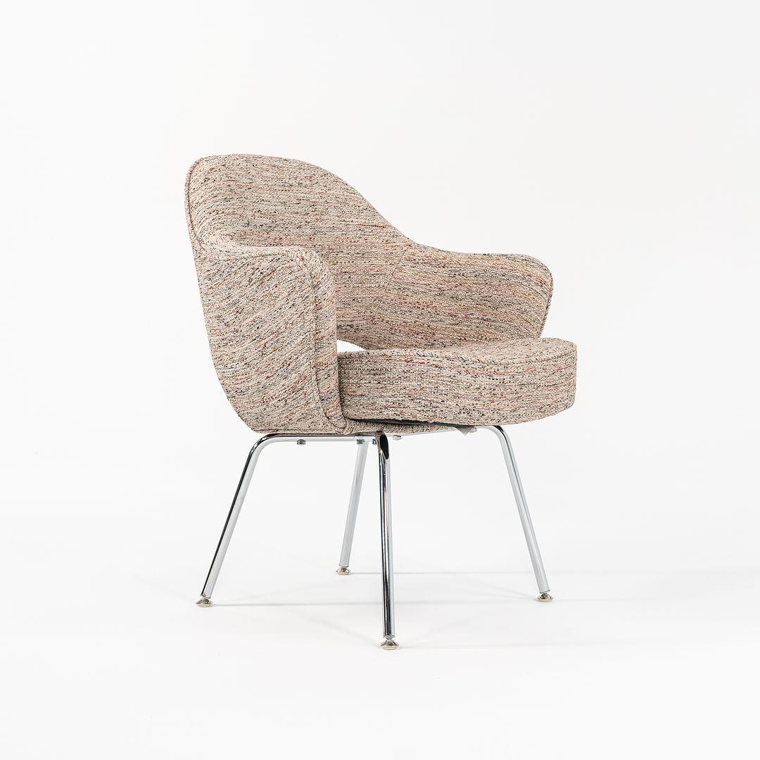 Fauteuil de direction Knoll Saarinen en tissu tweed grège avec pieds en acier 2022 Excellent état - En vente à Philadelphia, PA
