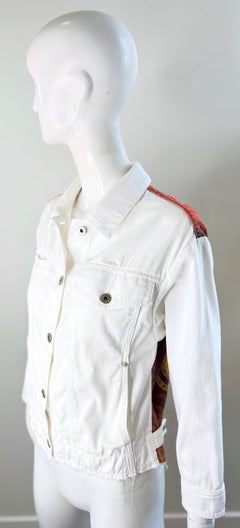 Veste en jean blanche Loewe x Paula’s Ibiza 2022, dos imprimé graphique, pièce rare de collection artistique
