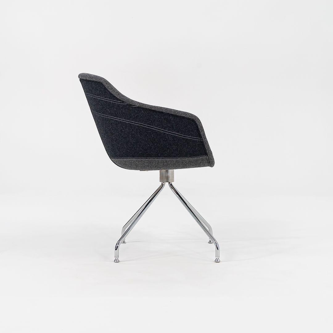 2022 Luca Nichetto for Moooi Canal Swivel Shell Chair in Anthracite & Chrome Excellent état - En vente à Philadelphia, PA