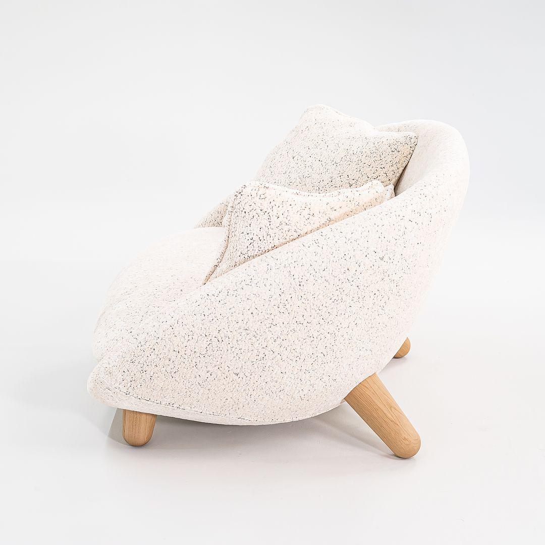 2022 Marcel Wanders Love Sofa / Loungesessel aus Eiche & Dodo Pavone Jacquard Weiß (21. Jahrhundert und zeitgenössisch) im Angebot