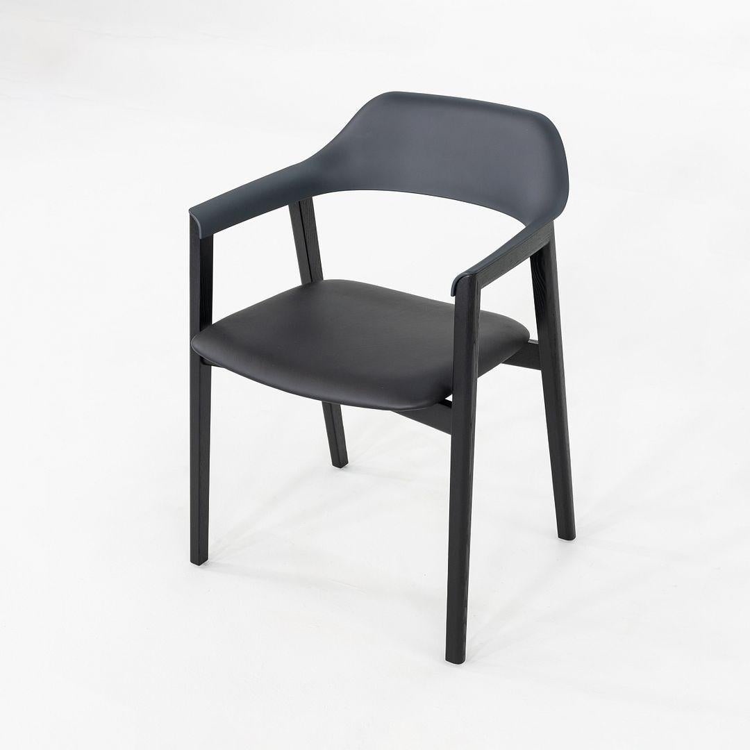 2022 Michael Schneider pour CondeHouse Fauteuil de salle à manger Ten en cuir noir en vente 4