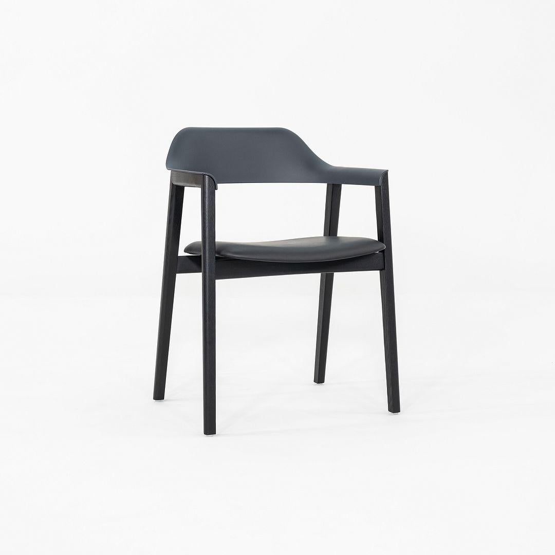 XXIe siècle et contemporain 2022 Michael Schneider pour CondeHouse Fauteuil de salle à manger Ten en cuir noir en vente