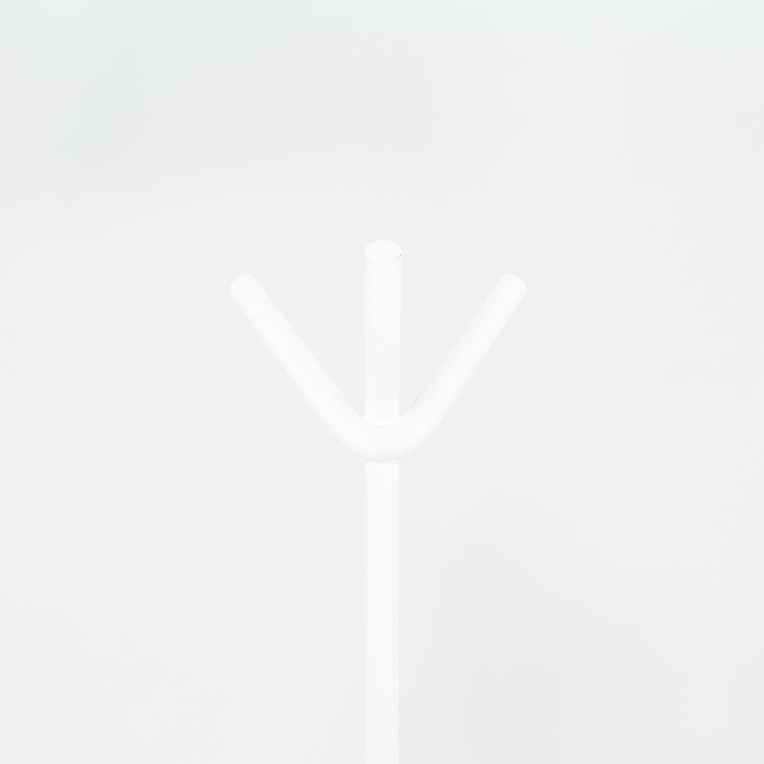 2022 Naoto Fukasawa for Danese / Artemide Bincan Metal Coat Hanger in White 69in In Excellent Condition For Sale In Philadelphia, PA