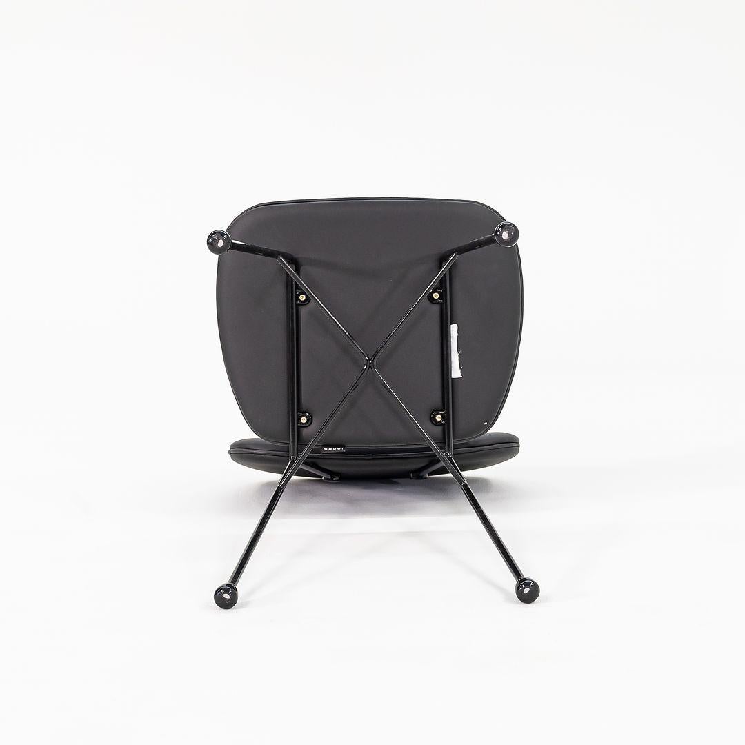 XXIe siècle et contemporain 2022 Nika Zupanc for Moooi Chaise de salle à manger dorée en cuir noir en vente