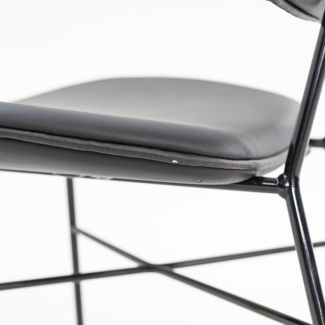 Acier 2022 Nika Zupanc for Moooi Chaise de salle à manger dorée en cuir noir en vente