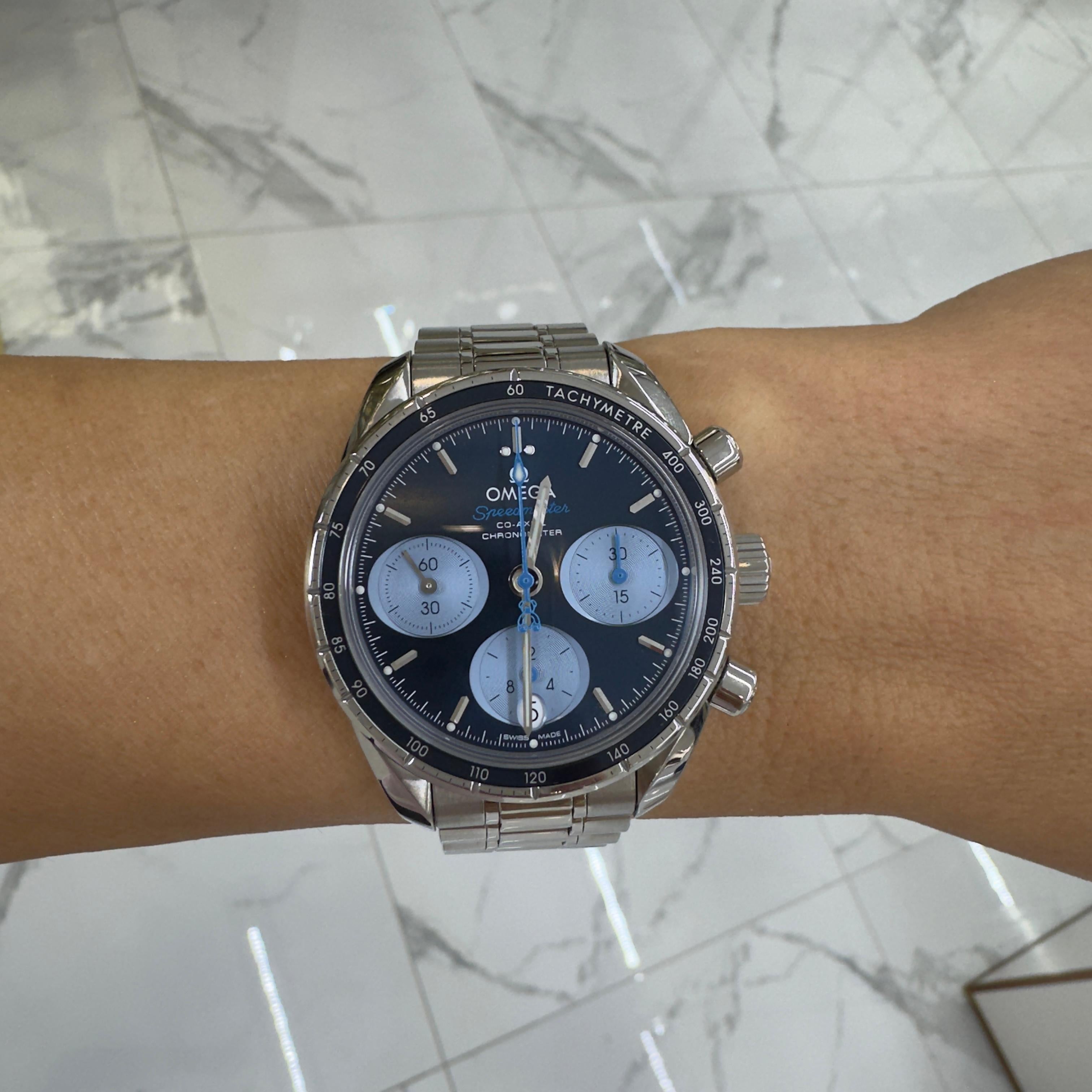 2022 Omega Speedmaster 38MM 324.30.38.50.03,002 Blaues Zifferblatt Edelstahluhr mit blauem Zifferblatt 3