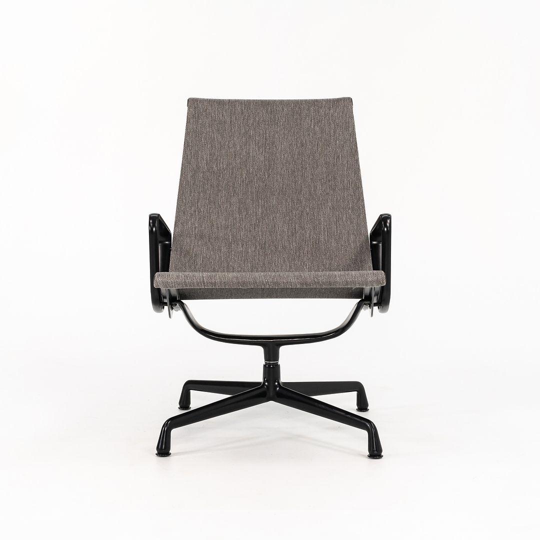 2022 Pareja Herman Miller Grupo Eames de aluminio Sillas de exterior Gris / Negro en venta 2