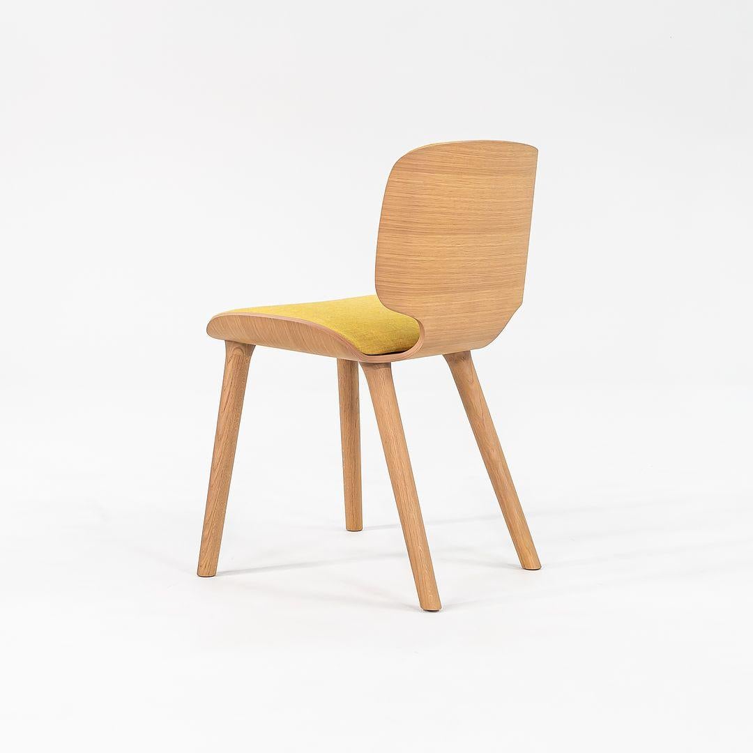 Tissu 2022 Paire de chaises de salle à manger Marcel Wanders pour Moooi en toile, huile naturelle en vente