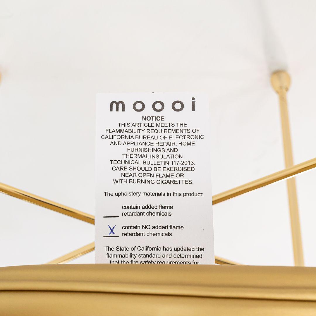 Paire de chaises de salle à manger/d'appoint Nika Zupanc pour Moooi Golden en or mat 2022 en vente 3