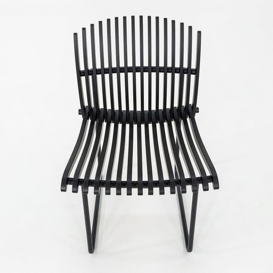 2022 Richard Schultz para CondeHouse Silla de listones de madera ebonizada y aluminio Roble en venta