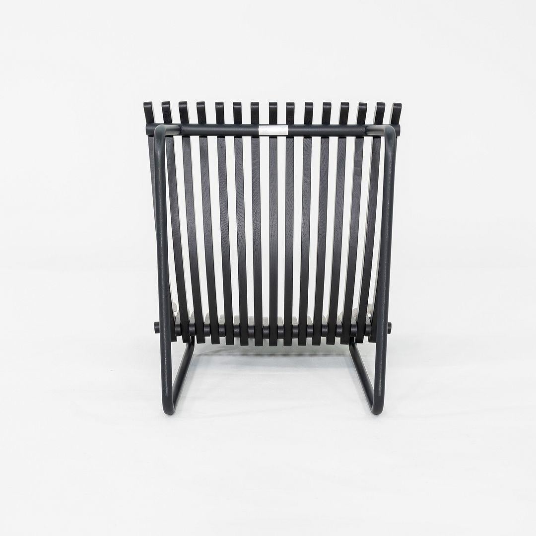 2022 Richard Schultz para CondeHouse Silla de listones de madera ebonizada y aluminio en venta 2