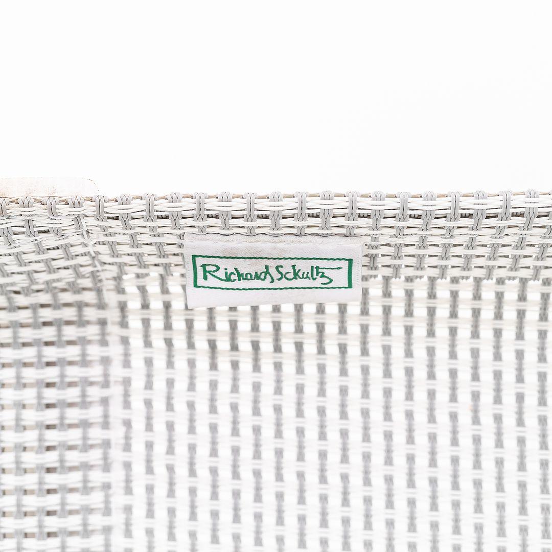 Moderno 2022 A. Richard Schultz per Knoll 1966 Lounge Chair con struttura in alluminio in vendita