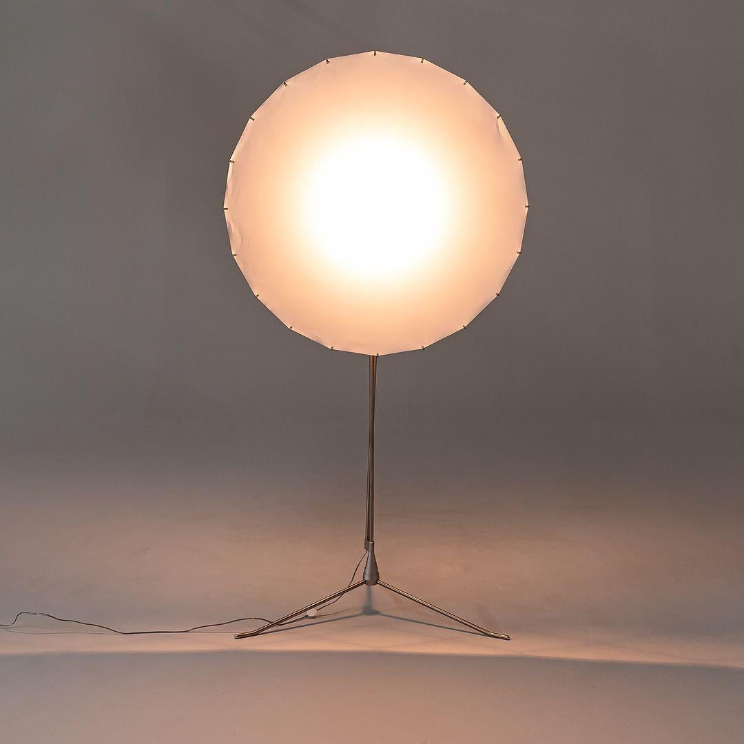 2022 Rick Tegelaar for Moooi UL Filigree Floor Lamp 3x Available In Good Condition For Sale In Philadelphia, PA