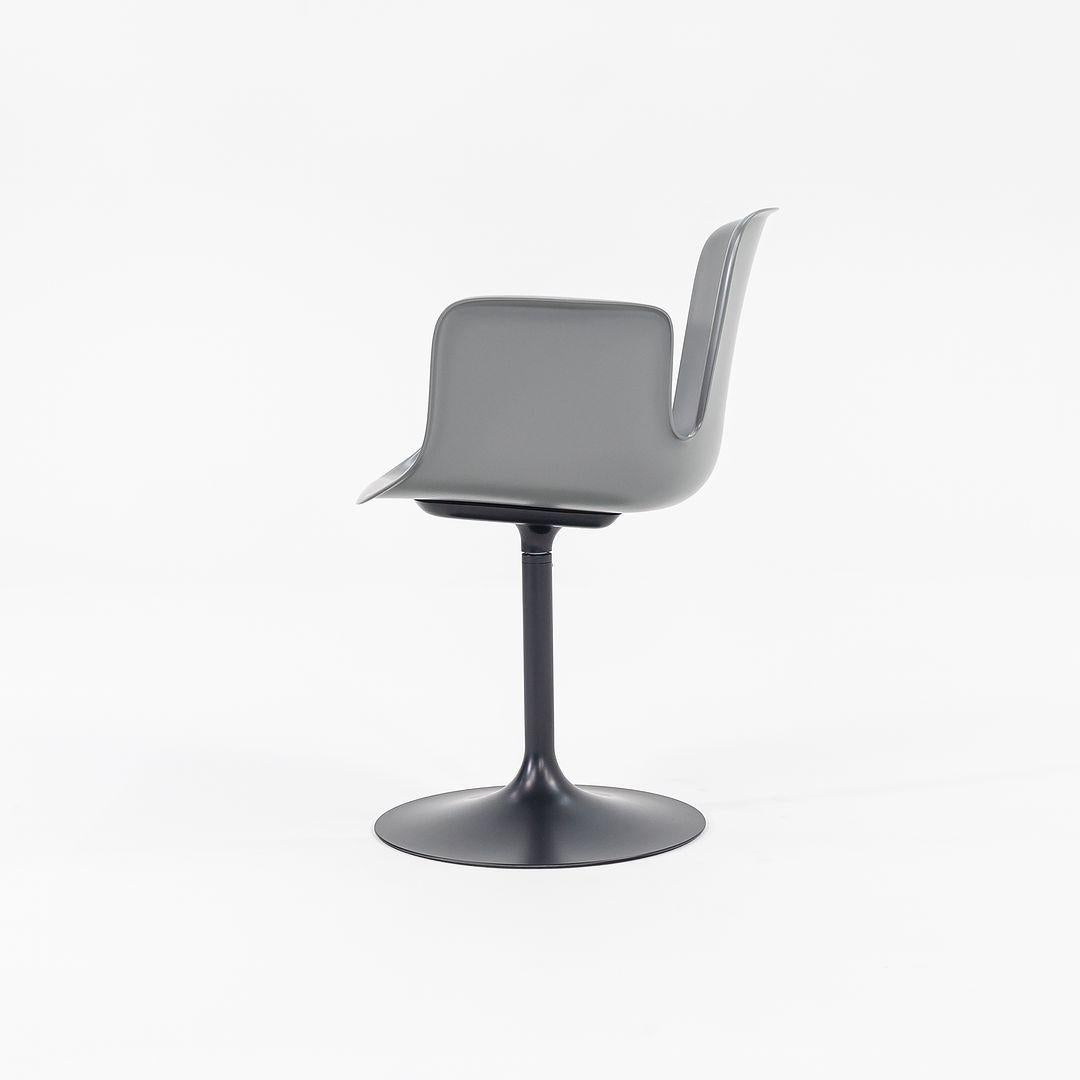 2022 Werner Aisslinger per Cappellini Sedia a Braccioli in Plastica Juli in Grigio con Base in vendita 3