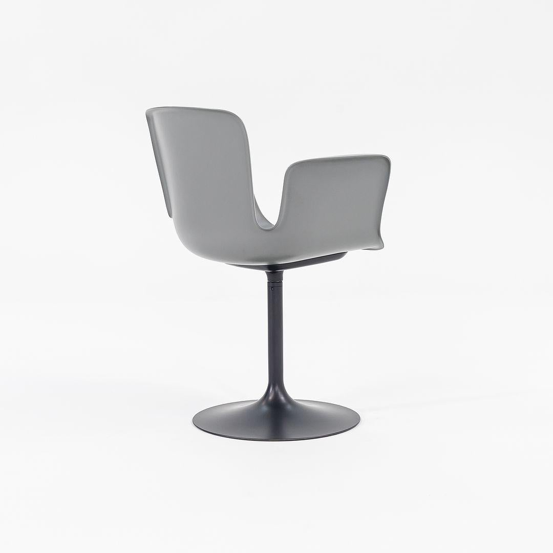 Alluminio 2022 Werner Aisslinger per Cappellini Sedia a Braccioli in Plastica Juli in Grigio con Base in vendita