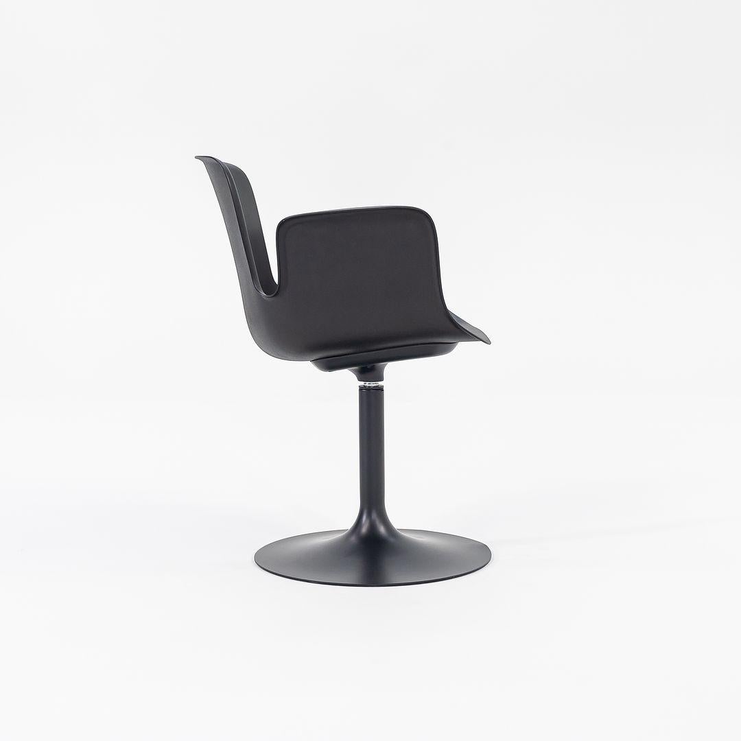 Europeo 2022 Werner Aisslinger per Cappellini Poltrona Juli in plastica con base a colonna in vendita