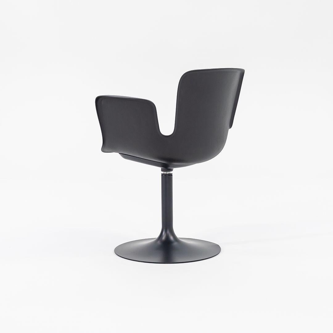 2022 Werner Aisslinger per Cappellini Poltrona Juli in plastica con base a colonna in vendita 1