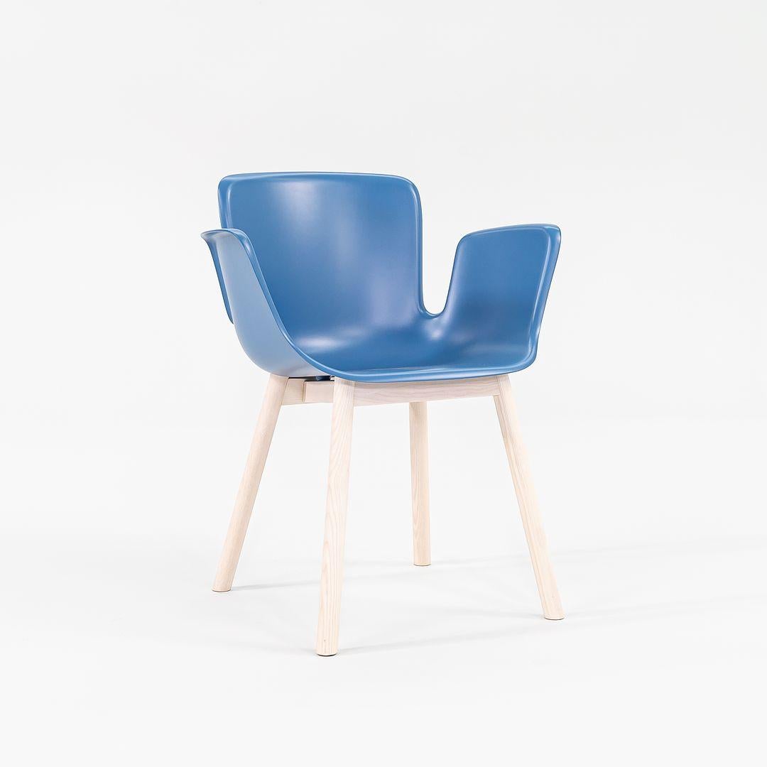 2022 Werner Aisslinger for Cappellini Juli Plastic Chair in Blue with Wood Legs For Sale 2