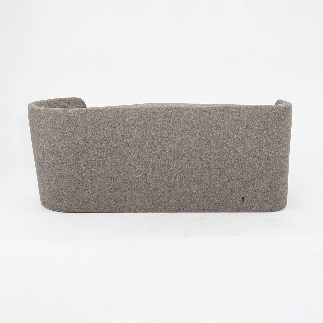 Italiano 2023 Alfredo Haberli per Moroso Taba Divina MD 343 Divano imbottito grigio Fabrice in vendita
