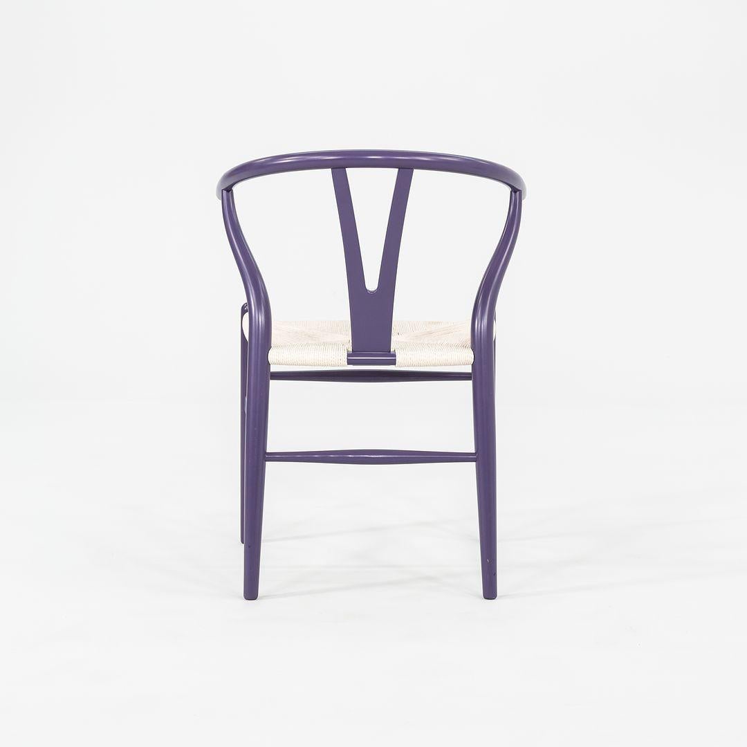 Danois 2023 Carl Hansen CH24 Wishbone Chair in Beeche Dark Purple w/ Papercord 3x Avail en vente