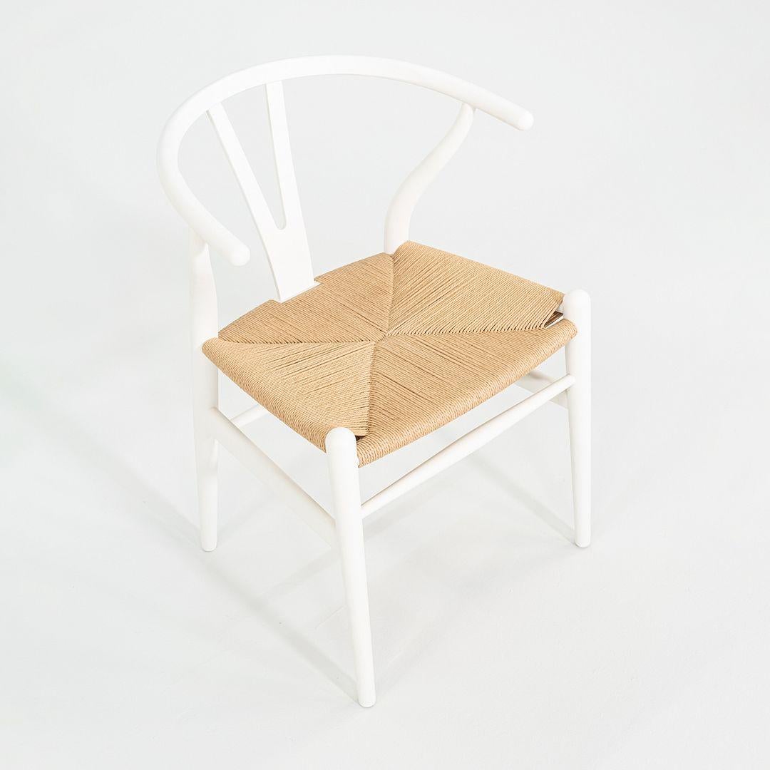 2023 Carl Hansen CH24 Wishbone Chair Faggio Bianco Naturale con Corde di Carta Naturale 5