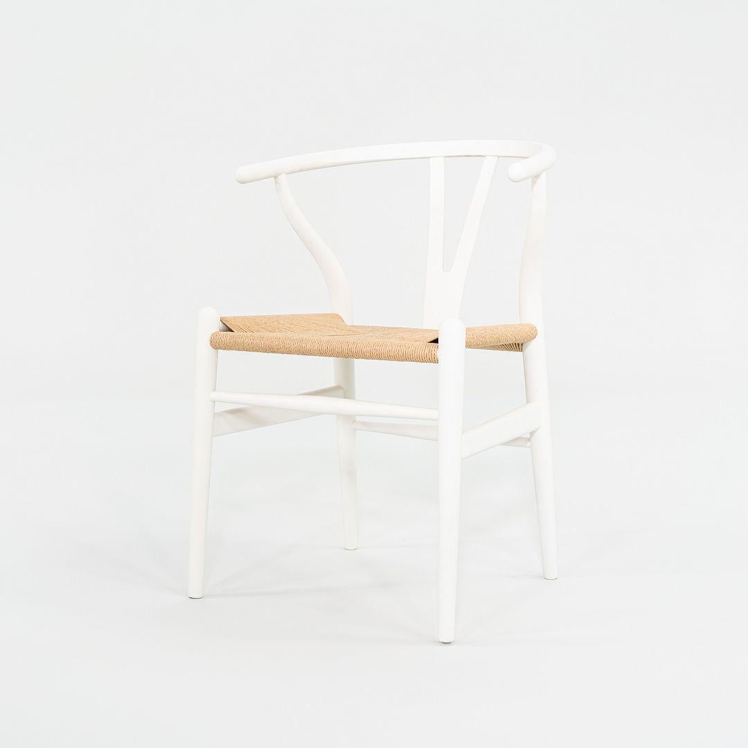 2023 Carl Hansen CH24 Wishbone Chair Faggio Bianco Naturale con Corde di Carta Naturale In condizioni ottime a Philadelphia, PA