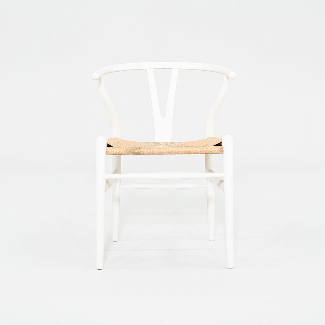 XXI secolo e contemporaneo 2023 Carl Hansen CH24 Wishbone Chair Faggio Bianco Naturale con Corde di Carta Naturale