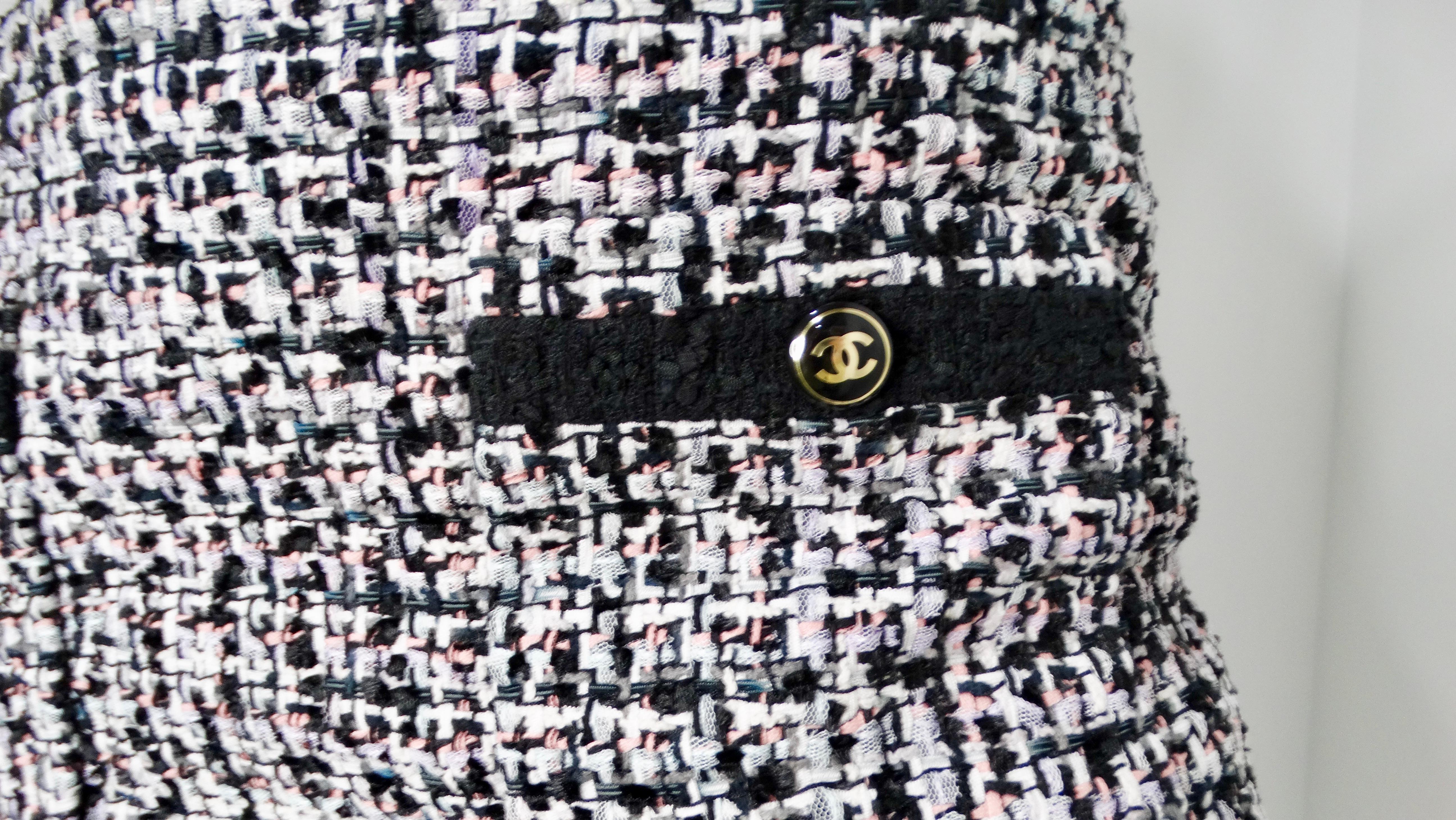 Women's 2023 Chanel Black, White & Pink Tweed Mini Skirt