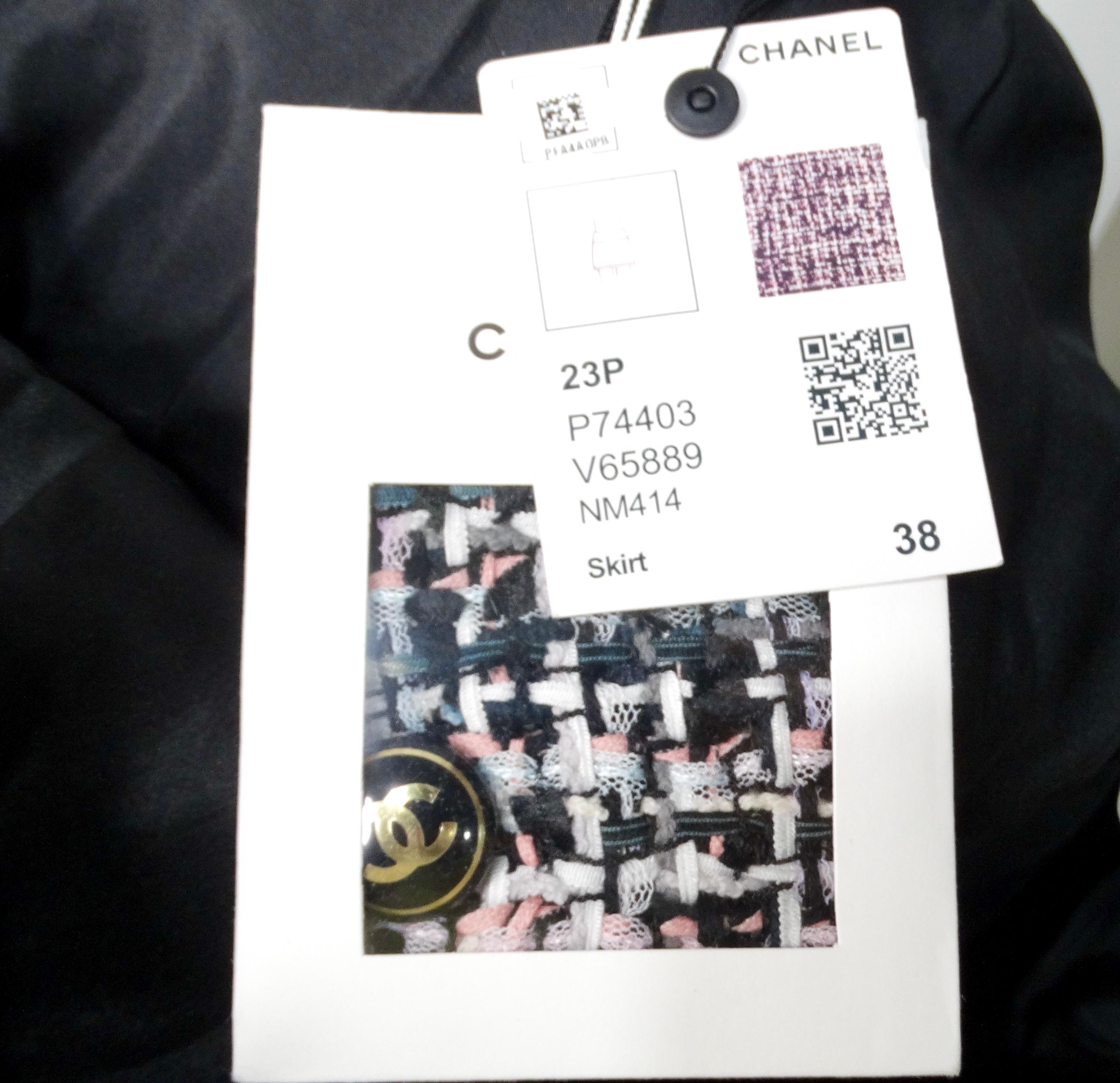 2023 Chanel Black, White & Pink Tweed Mini Skirt 3