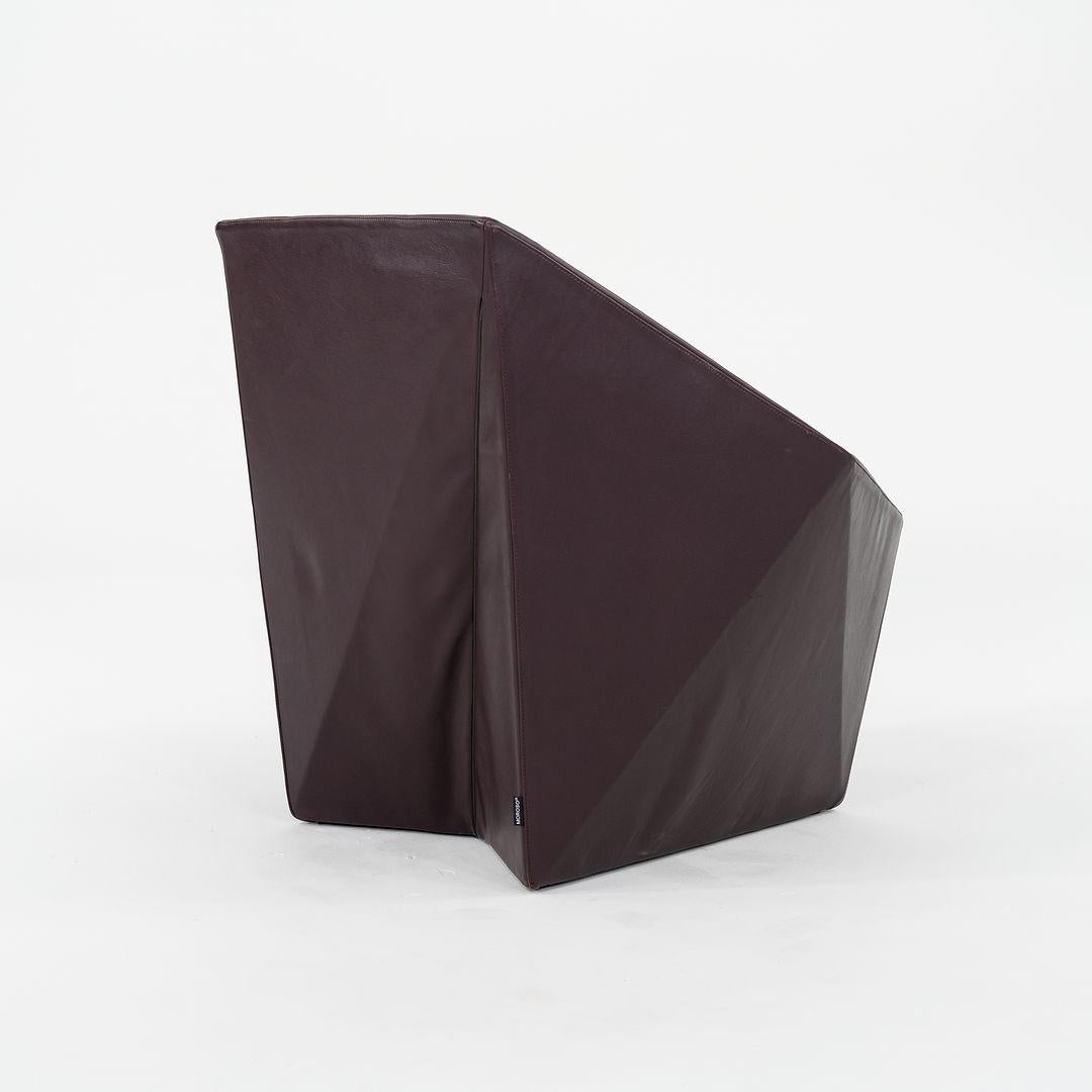 2023 Daniel Libeskind für Moroso Gemma Lounge Sessel Aubergine Leder B0217 im Angebot 3