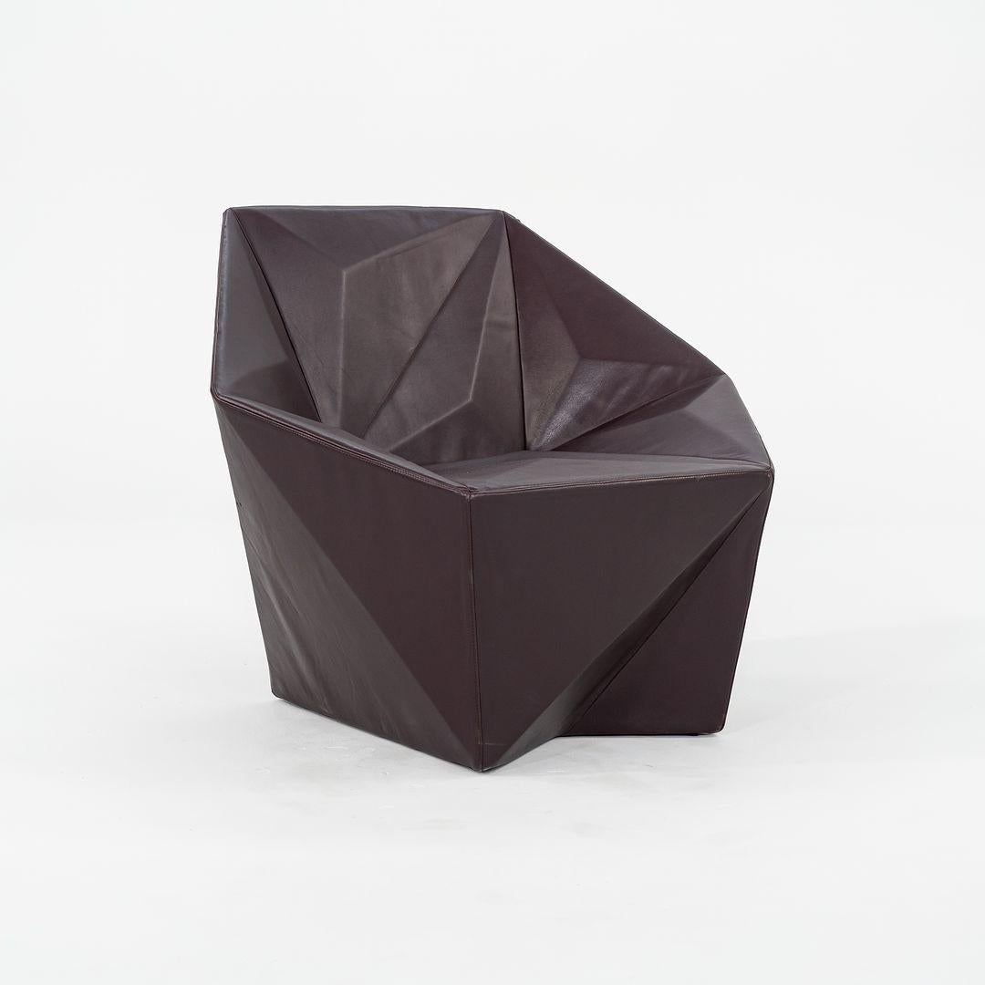2023 Daniel Libeskind für Moroso Gemma Lounge Sessel Aubergine Leder B0217 im Zustand „Gut“ im Angebot in Philadelphia, PA