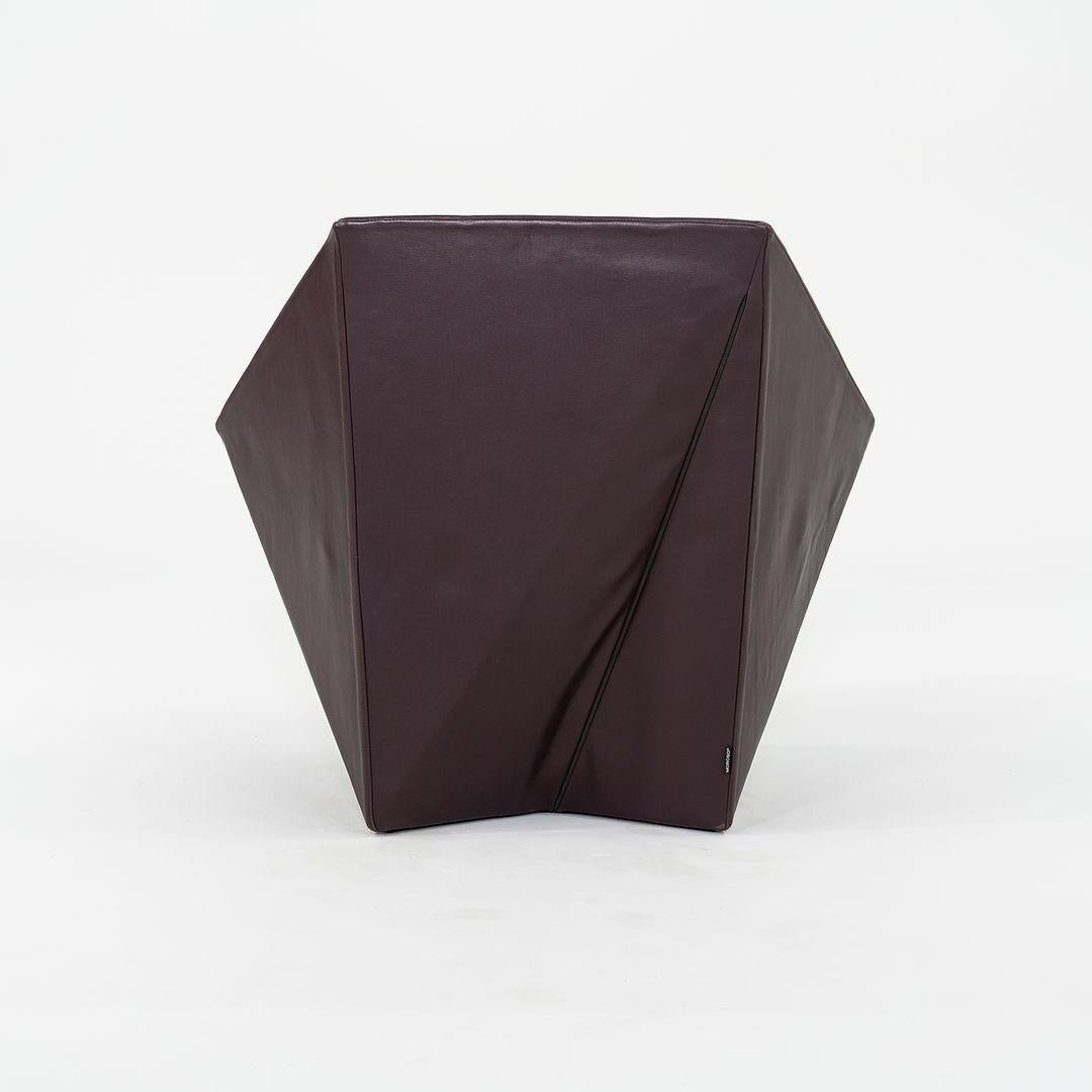 2023 Daniel Libeskind für Moroso Gemma Lounge Sessel Aubergine Leder B0217 im Angebot 1