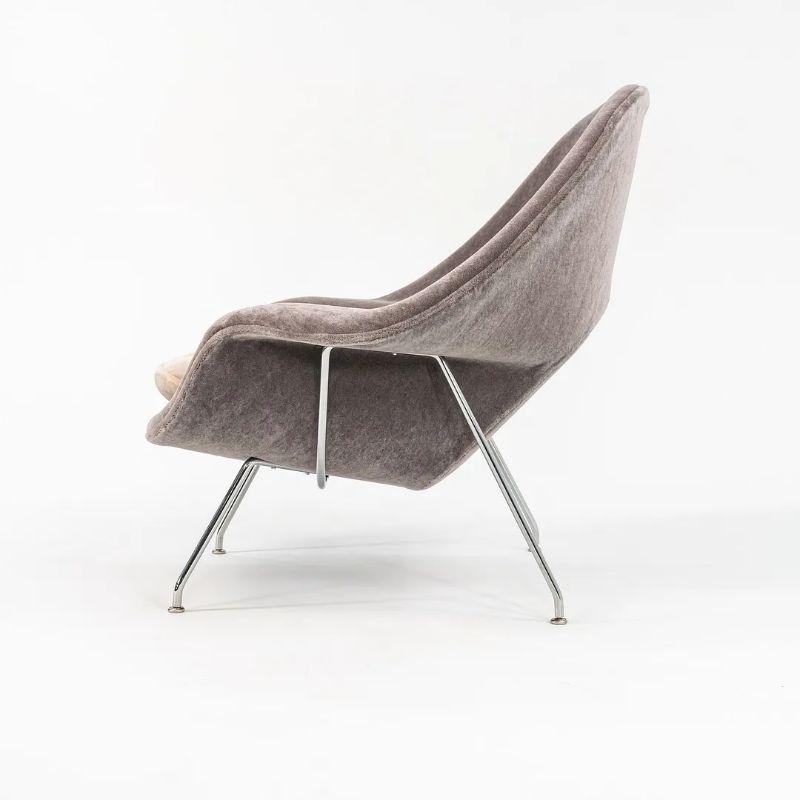 2023 Eero Saarinen For Knoll Full Size Womb Chair in Two-Tone Velvet In Good Condition For Sale In Philadelphia, PA