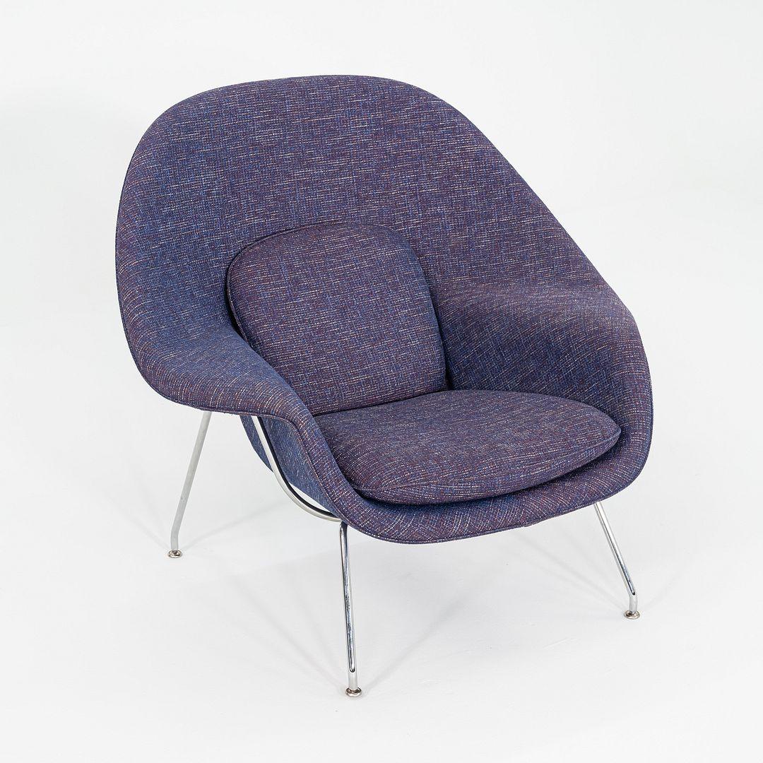 Eero Saarinen für Knoll Womb, Loungesessel in lila Stoff, 2023 im Angebot 3