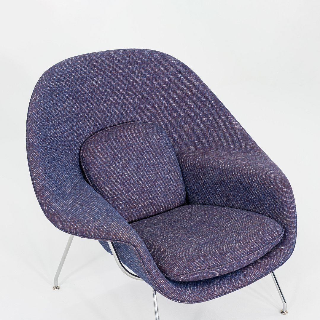 Eero Saarinen für Knoll Womb, Loungesessel in lila Stoff, 2023 im Angebot 1