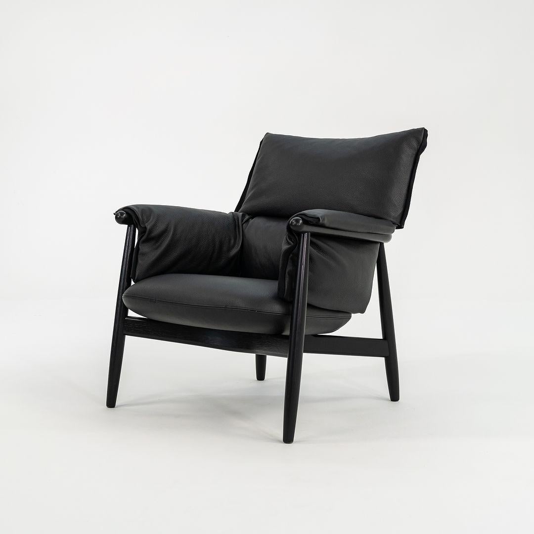 2023 EOOS für Carl Hansen E015 Embrace Loungesessel aus Leder mit Eiche (Moderne) im Angebot