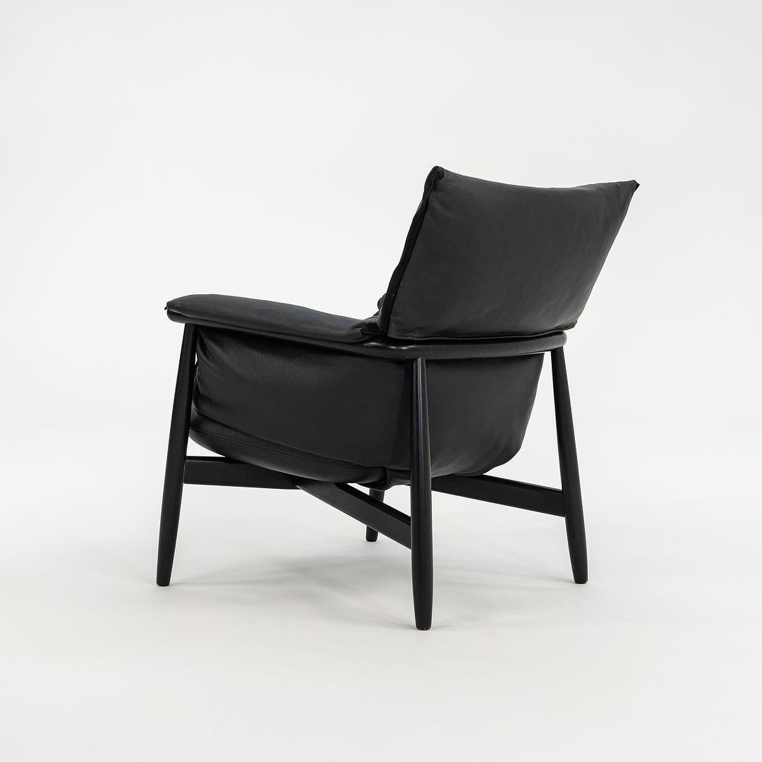 2023 EOOS für Carl Hansen E015 Embrace Loungesessel aus Leder mit Eiche im Zustand „Hervorragend“ im Angebot in Philadelphia, PA