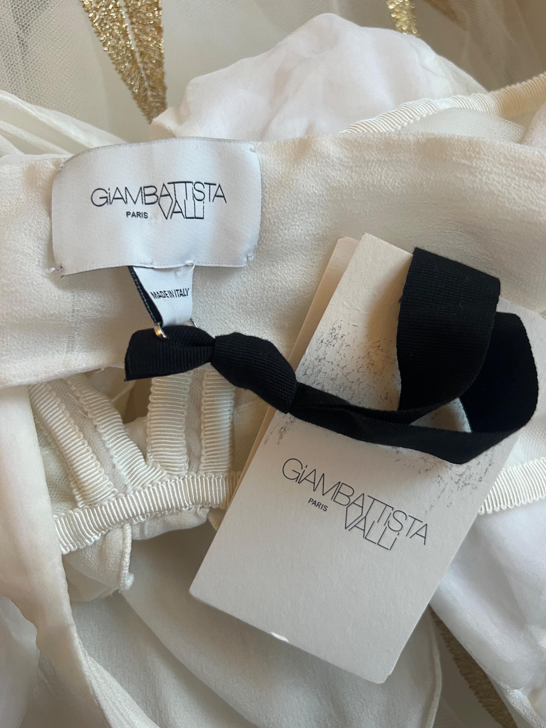 2023 Giambattista Valli Runway Bow Bodice White Dress with Tulle Skirt For Sale 3