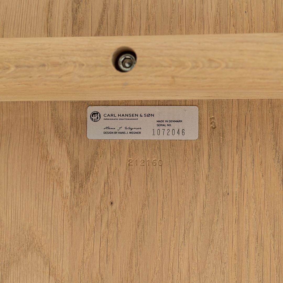2023 Hans Wegner for Carl Hansen CH327 Table de salle à manger en chêne blanc huilé 75 pouces en vente 5