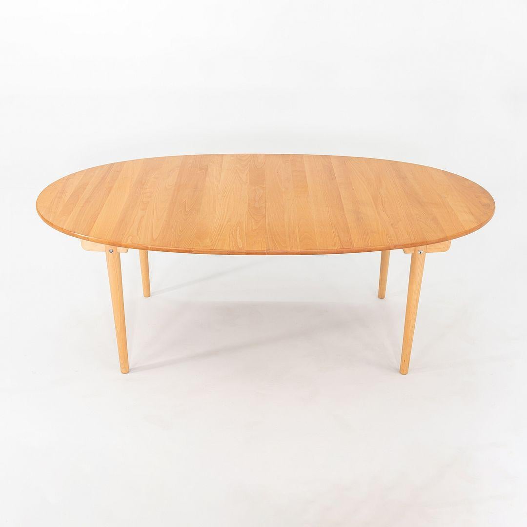 2023 Hans Wegner for Carl Hansen CH338 Dining Table in Beech Lacquer For Sale 4