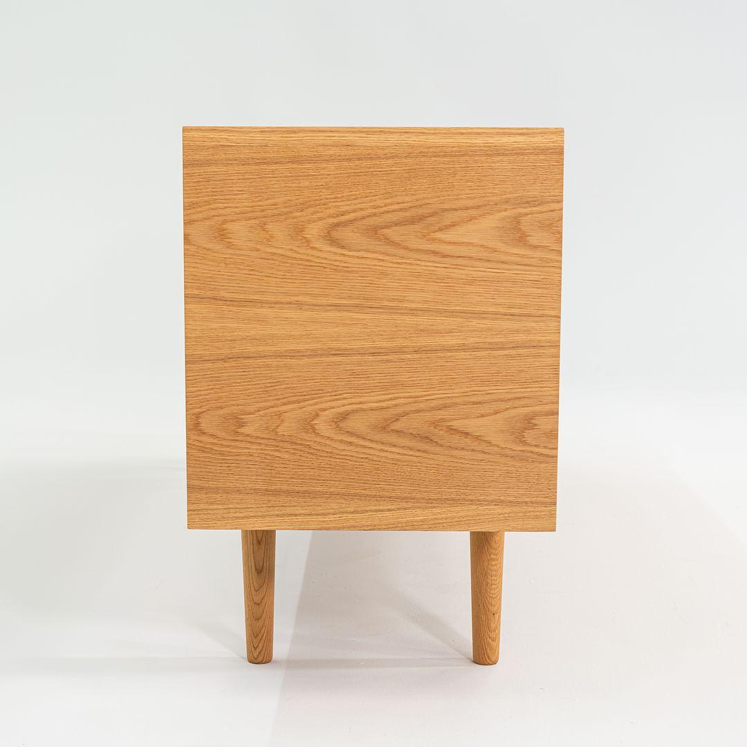 2023 Hans Wegner per Carl Hansen CH825 Credenza / Armadio a Tamburo in Oak Oil in vendita 4