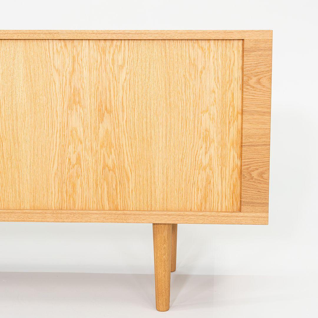 Quercia 2023 Hans Wegner per Carl Hansen CH825 Credenza / Armadio a Tamburo in Oak Oil in vendita