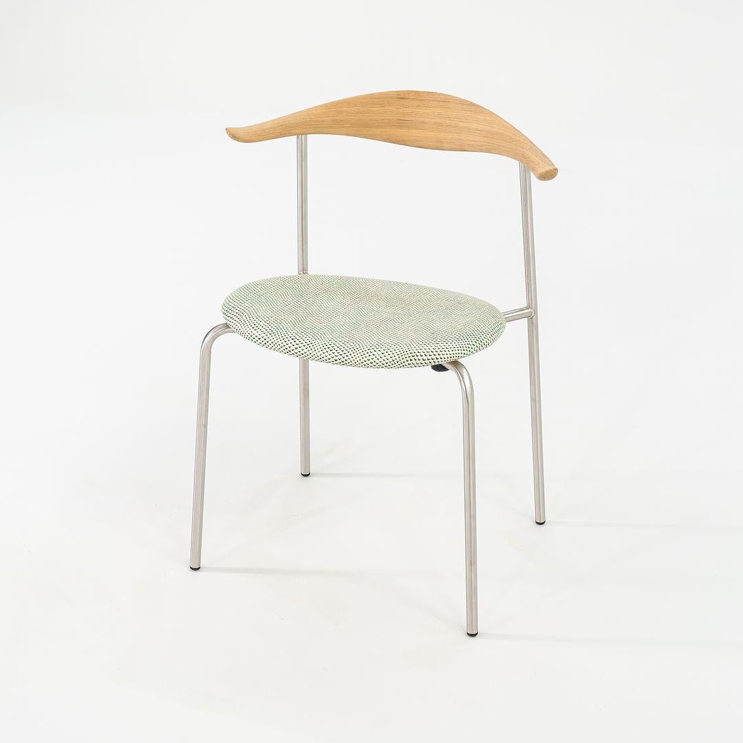 Zum Verkauf steht ein CH88P Dining Chair mit verchromtem Stahlgestell, geölter Eichenrückenlehne und hellgrünem Ledersitz. Der von Hans Wegner entworfene und von Carl Hansen & Son in Dänemark hergestellte Stuhl stammt aus der Zeit um 2023 und ist