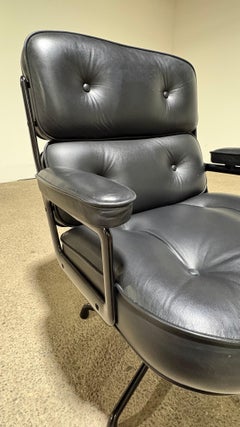 2023 Herman Miller Eames Time Life Chair
