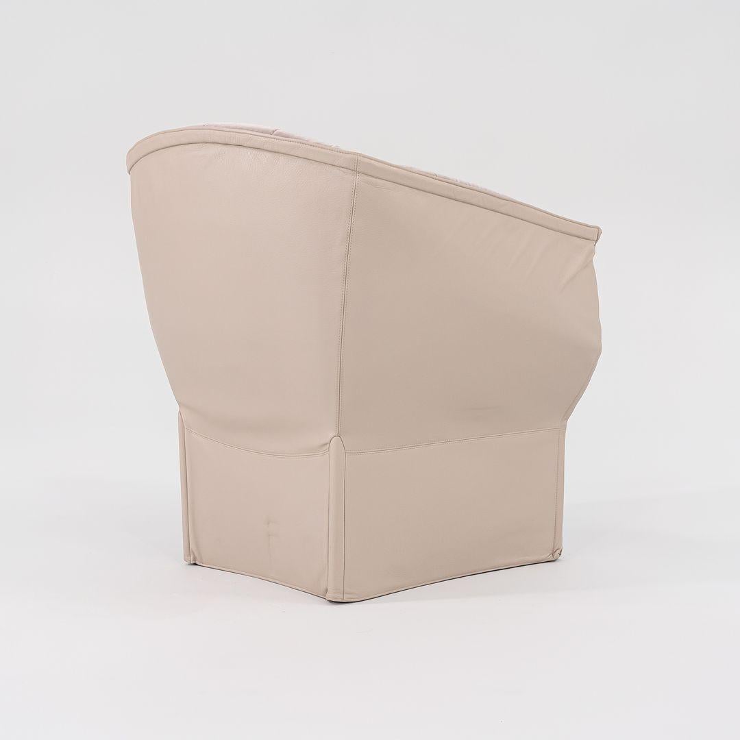 2023 Inga Sempe per Ligne Roset Poltrona Moel Highback in velluto mastice Harald 3 In condizioni ottime in vendita a Philadelphia, PA