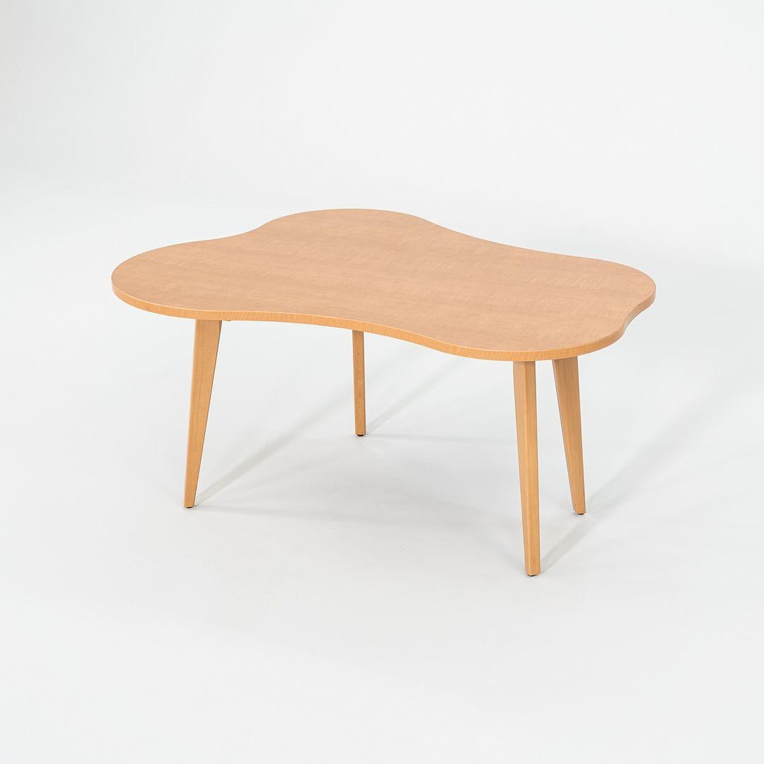 2023 Jens Risom für Knoll Amoeba 42'Äù Kindertisch in Buche (21. Jahrhundert und zeitgenössisch) im Angebot
