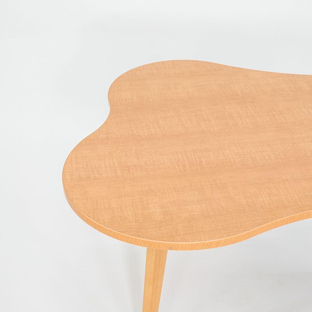 2023 Jens Risom für Knoll Amoeba 42'Äù Kindertisch in Buche im Angebot 2