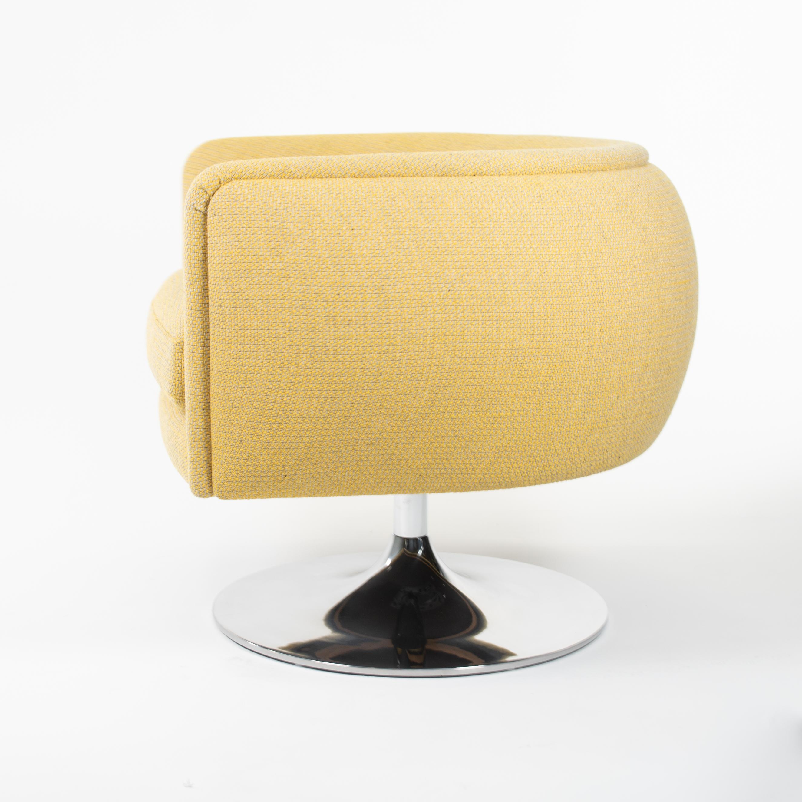 Moderne Fauteuil pivotant Knoll Joe D'Urso de 2023 en tissu jaune en vente